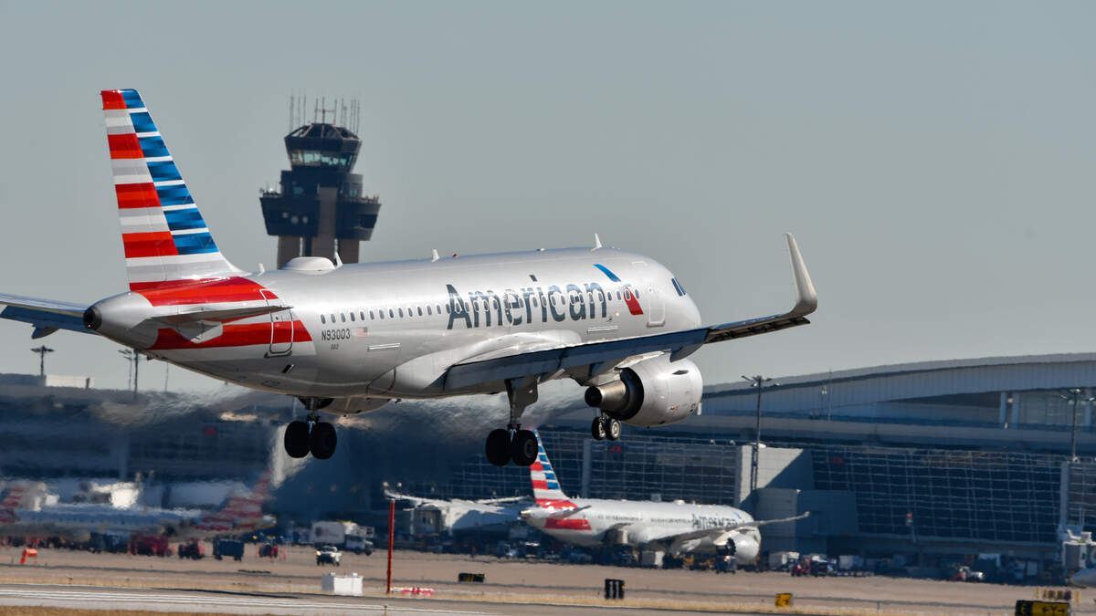 Travel Influencer Sues American Airlines Over Passenger’s Rowdy Behavior | KFI AM 640